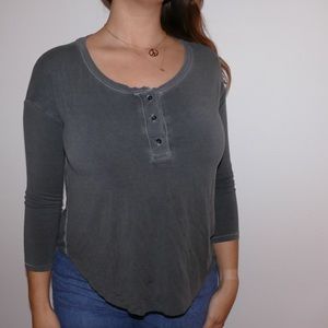 simple long sleeve tee